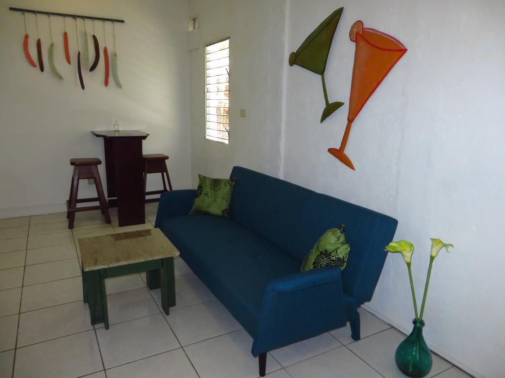 Simberts Apartments Maya Beach Exterior photo