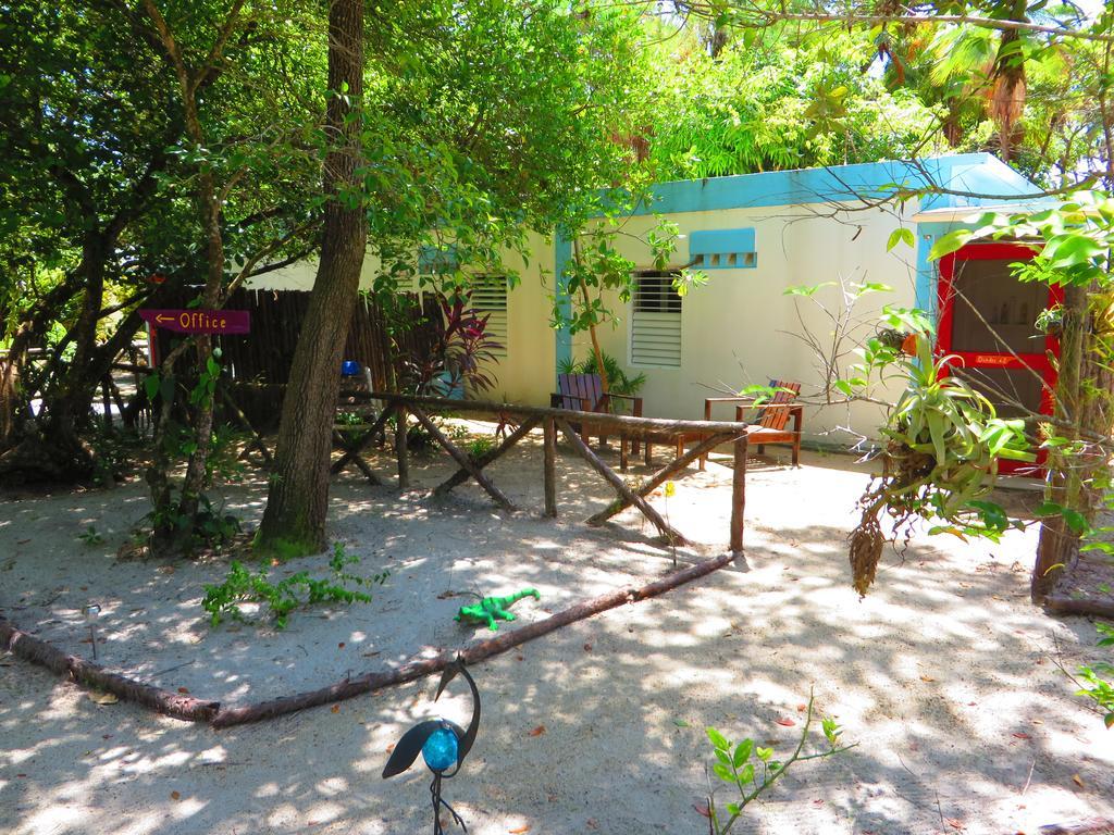 Simberts Apartments Maya Beach Exterior photo