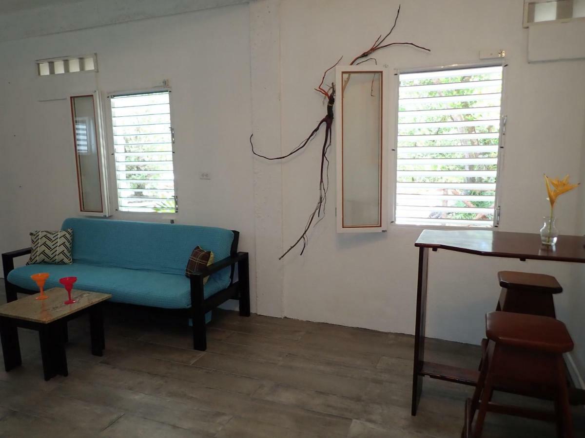 Simberts Apartments Maya Beach Exterior photo